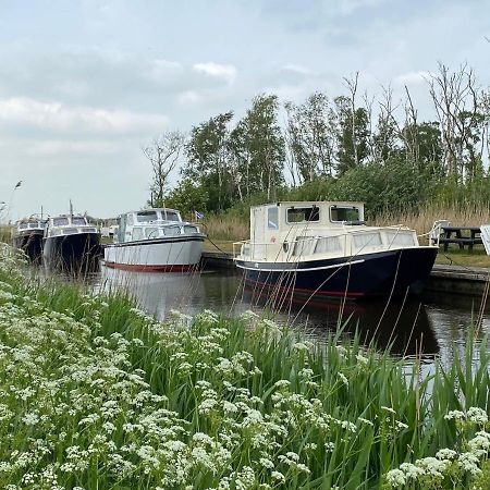 Boat Ella - Kamperen Op Het Water -Niet Om Mee Te Varen -Read Host Profile-Lees Hostprofiel Jutrijp Eksteriør bilde