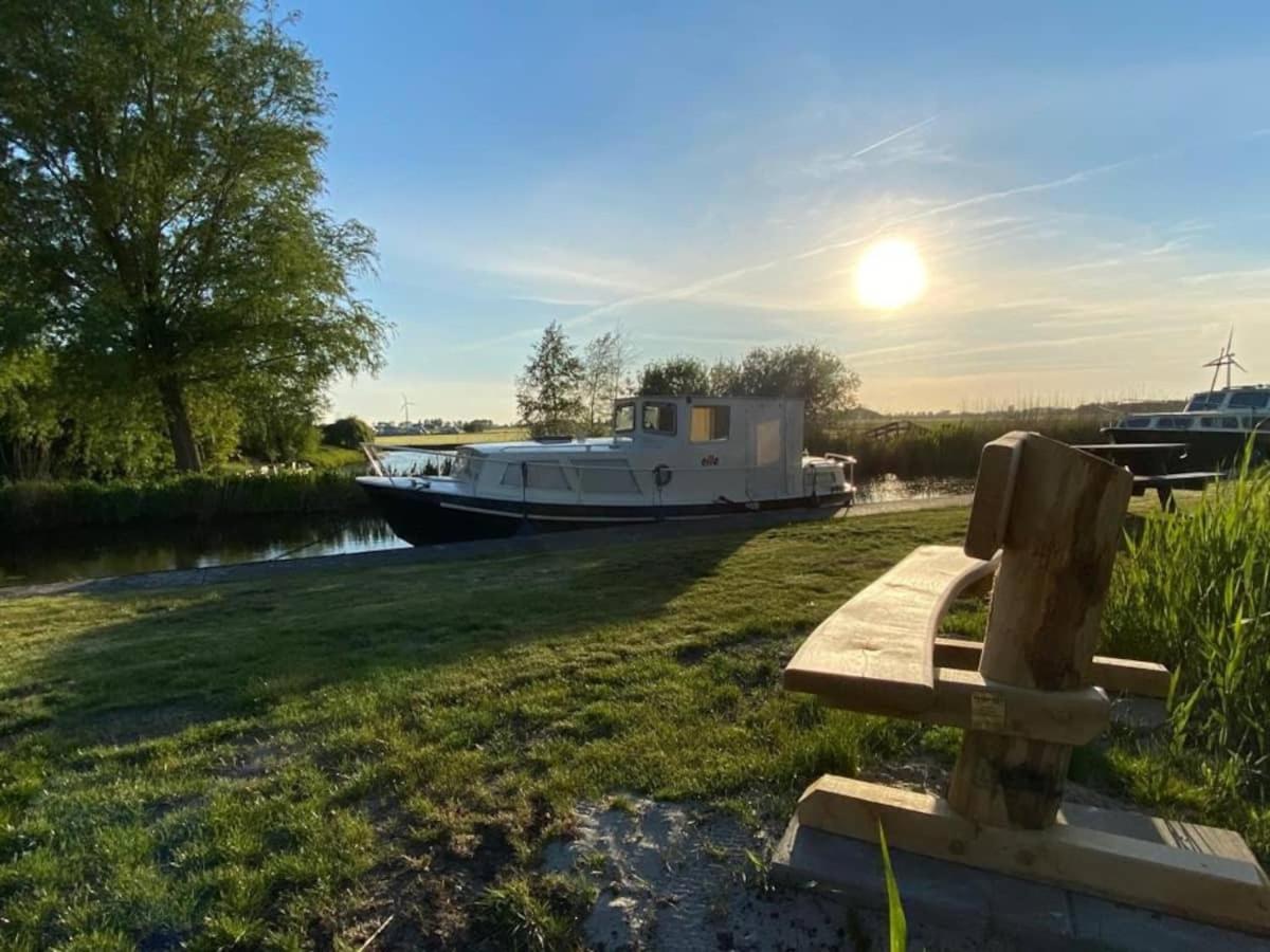 Boat Ella - Kamperen Op Het Water -Niet Om Mee Te Varen -Read Host Profile-Lees Hostprofiel Jutrijp Eksteriør bilde