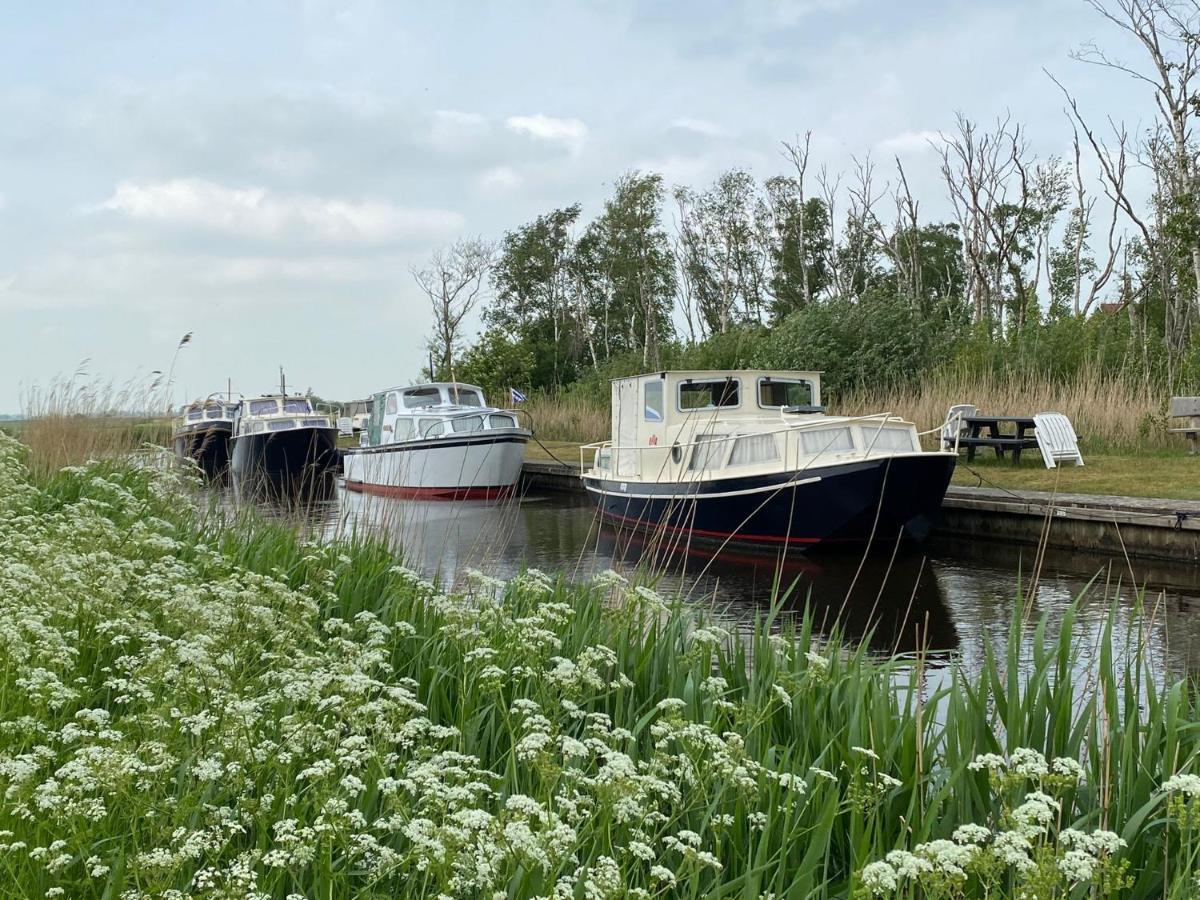 Boat Ella - Kamperen Op Het Water -Niet Om Mee Te Varen -Read Host Profile-Lees Hostprofiel Jutrijp Eksteriør bilde